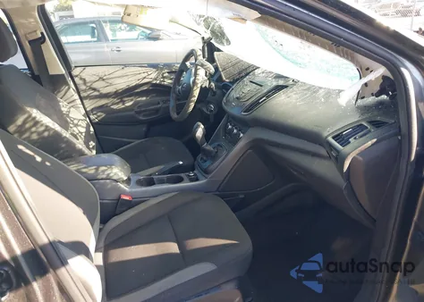 2015 Ford Escape S z USA, uszkodzony, nr VIN 1FMCU0F70FUC12822